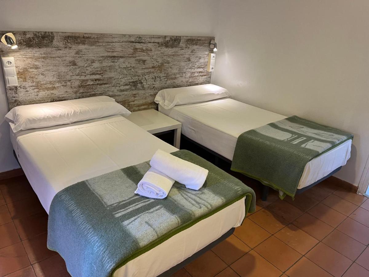 Casa De Huespedes Almansa Hotel Madrid Bagian luar foto