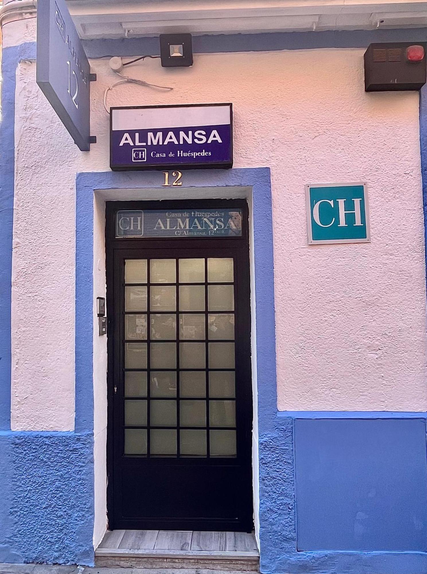 Casa De Huespedes Almansa Hotel Madrid Bagian luar foto